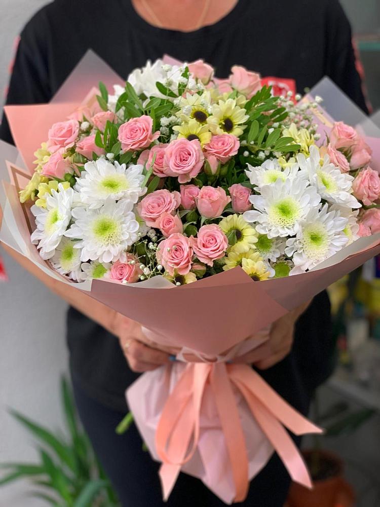 Букет цветов из: Розы и Хризантемы в Белоомуте
