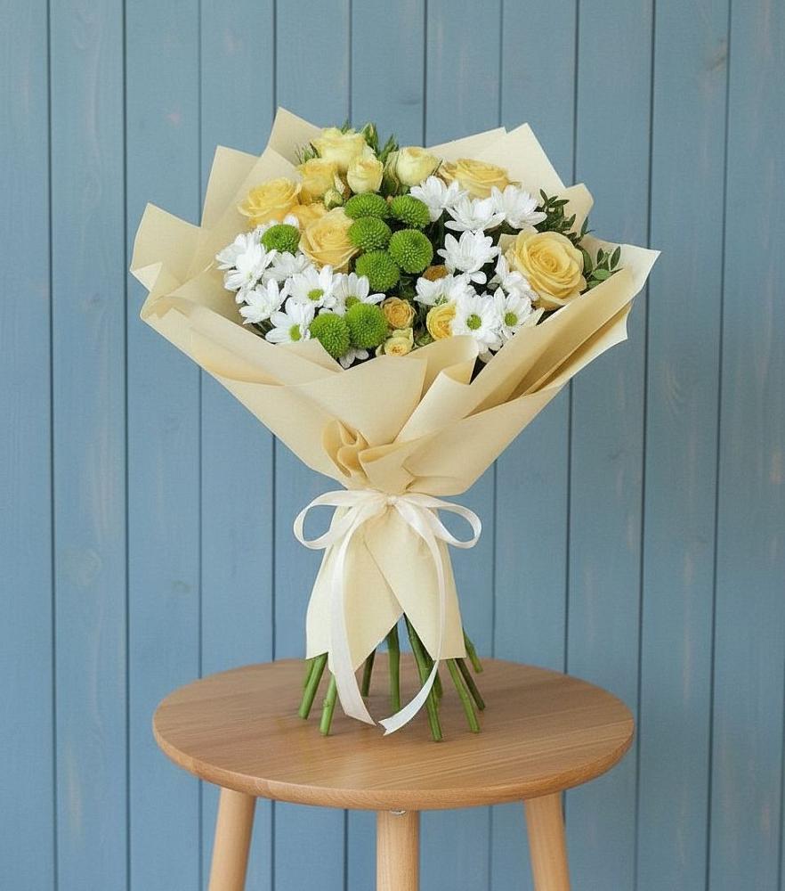 Букет Луч солнца в Белоомуте Букет цветов из: Хризантемы и Розы в Белоомуте