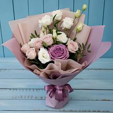 Букет Легкое дыхание в Белоомуте Букет цветов из: Розы и Лизиантусы в Белоомуте