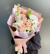 Букет цветов из:  Хризантемы и Розы в Белоомуте