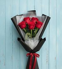 Букет в ритме города в Белоомуте Букет цветов из: Розы в Белоомуте