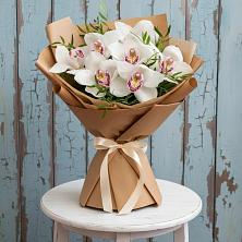 Букет Белые орхидеи в Белоомуте Букет цветов из: Орхидеи и Розы в Белоомуте